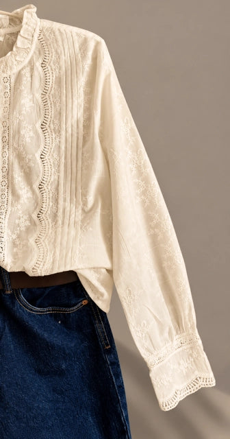 Blouse Crème Brodé Col Volant Manches Brodé Ecru Coté- MA Company