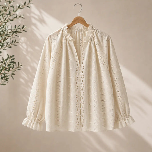Blouse Crème Coton Motifs Brodé Troué Manches Brodés Col V Volant Principale- MA Company