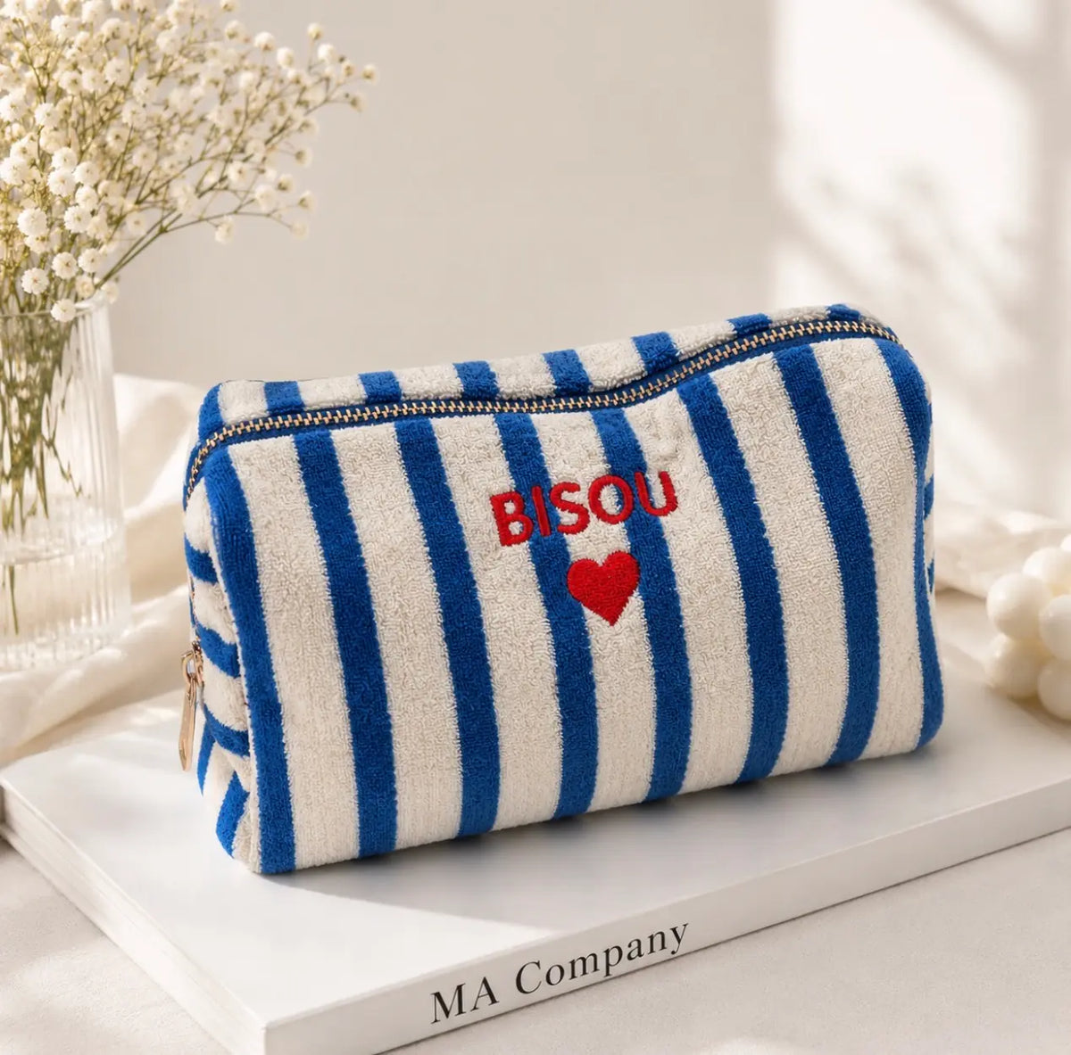 Pochette 3 Couleurs Bleu Noir Rose Bisou Brodé Bleu- MA Company