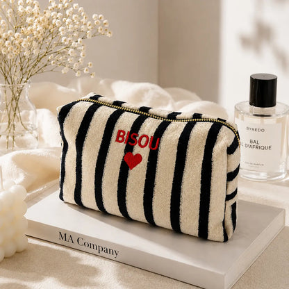 Pochette 3 Couleurs Bleu Noir Rose Bisou Brodé Noir - MA Company