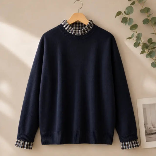 Pull bleu marine à col montant et détails carreaux Principale- MA Company